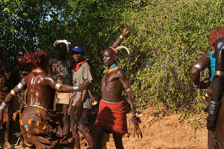 42   Hamar   Whipping of the woman before bull jump ceremony